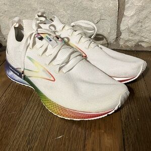 Brooks Levitate StealthFit 5 "Love Moves" running shoes-white/rainbow sole